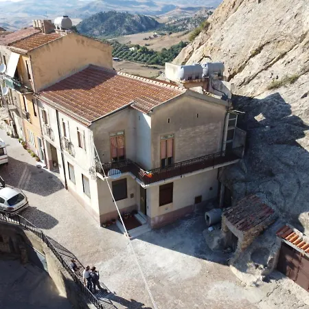 Rifugio Porta Nord 게스트하우스